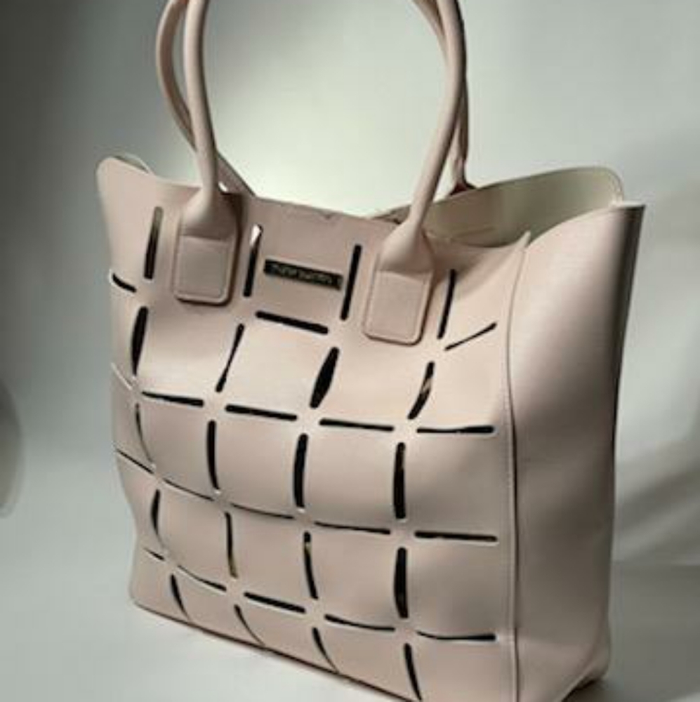 Vince Camuto XLarge Vinyl Shoulder Tote/Travel Bag Snap Shut Like New